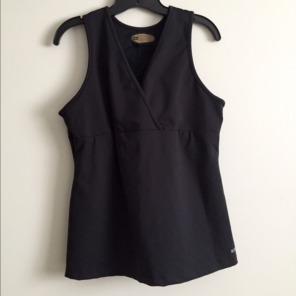 Arei workout top